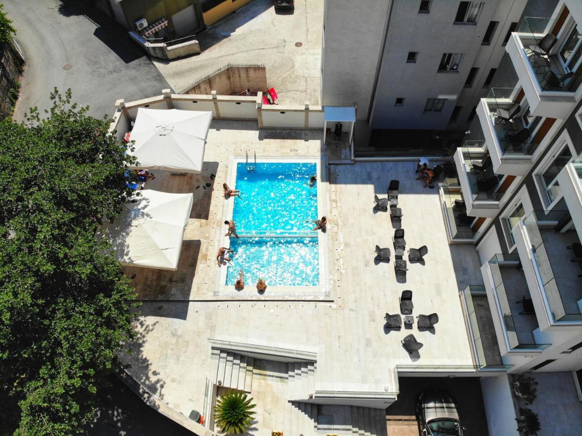 Chill And Go Aparthotel บุดวา ภายนอก รูปภาพ