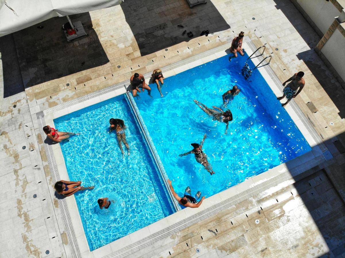 Chill And Go Aparthotel บุดวา ภายนอก รูปภาพ