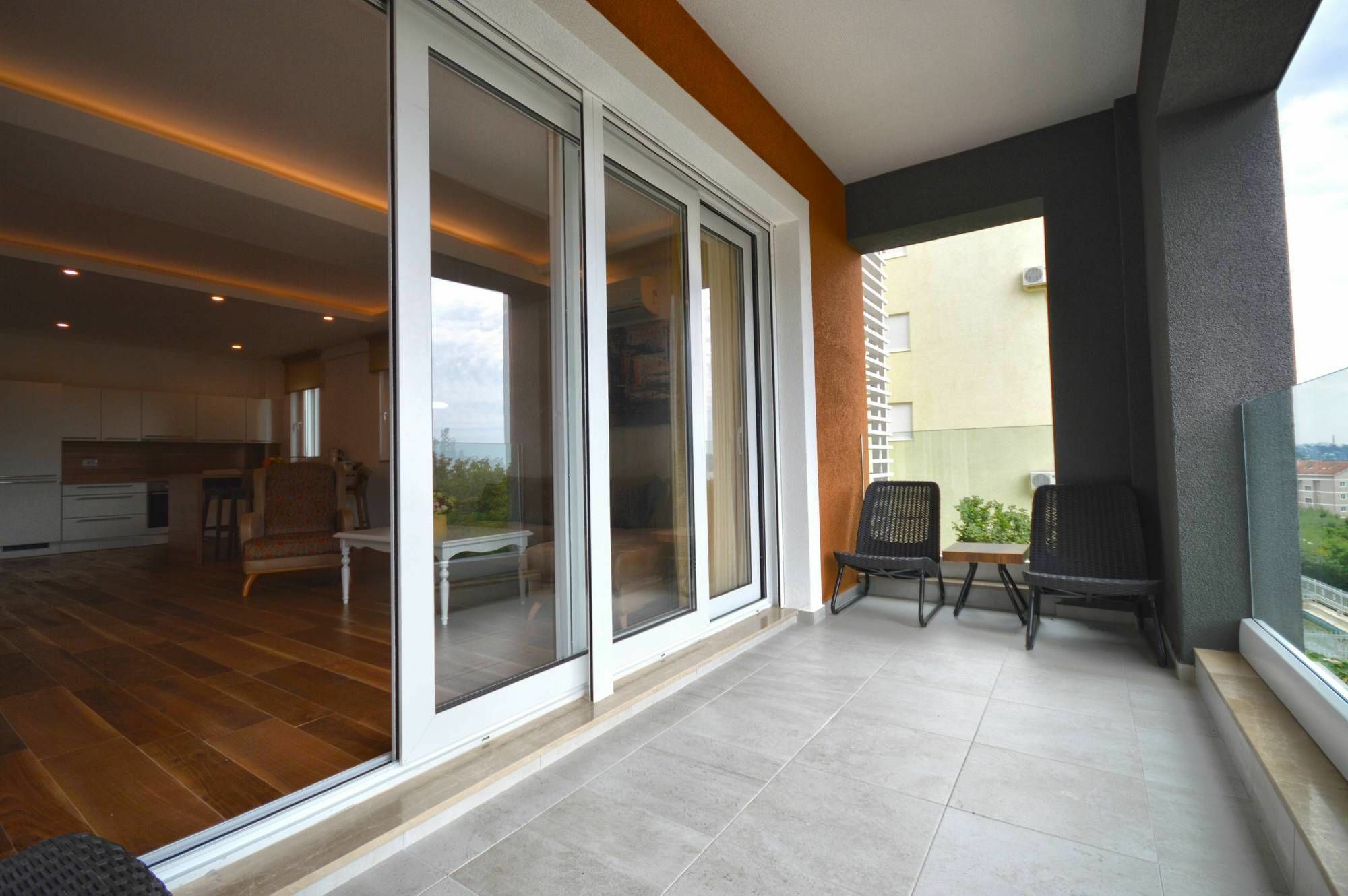 Chill And Go Aparthotel บุดวา ภายนอก รูปภาพ